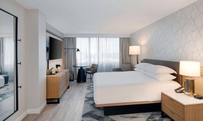 Birmingham Casa | An Inviting Room for a Comfortable Stay