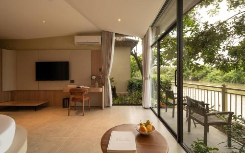 District 9 Hotel | An Tùng Retreat