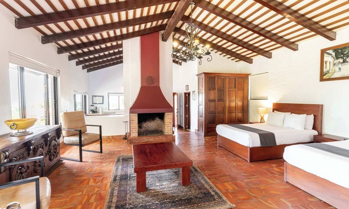 Ajijic Villa | ANANA Rancho San Rafael | 3 Recámaras & Porche