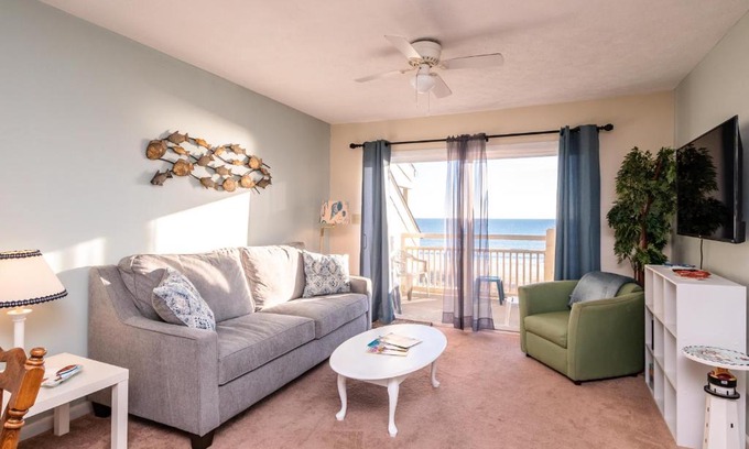 Long Beach Casa | Anchors Away