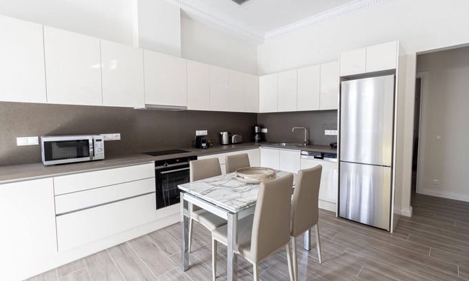 Plaka Apartamento | Ancient Athens Great Apt Home Office w Acropolis View