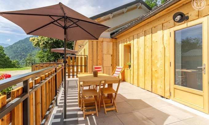 La Lechere Casa | ANCOLIE - PUSSY LA LECHERE