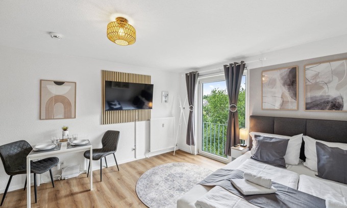 Kaiserslautern Apartamento | ANDRISS: Study & Work Apartment - WIFI - Kitchen