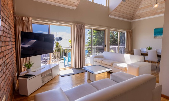 Angourie Villa | Angourie BAY VILLA - Unit 1