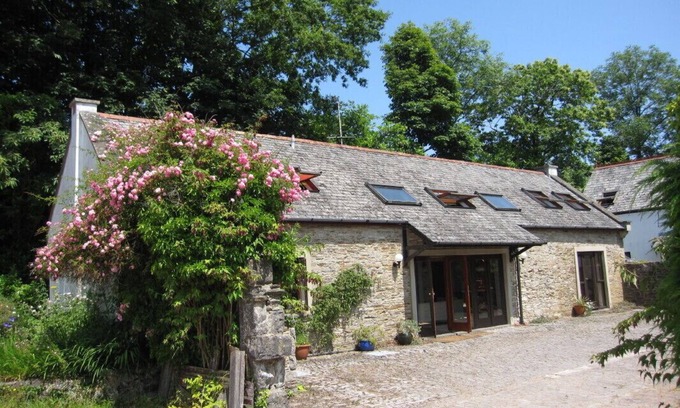 Totnes Casa | 'Annacombe': la paz y la tranquilidad, cochera convertida por Costa y Dartmoor
