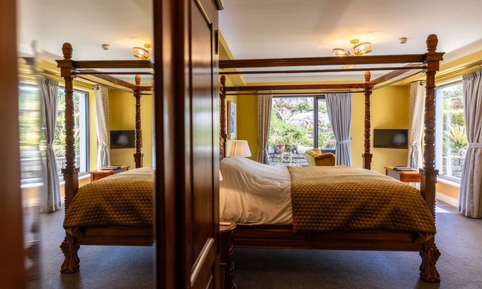 Lisdoonvarna Casa | Annex @ Ballinalacken Castle in Doolin