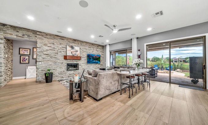 Anthem Country Club Casa | Anthem Country Club Home with pool and golf course views!