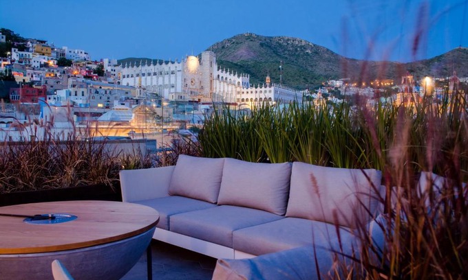 Zona Centro Hotel | Antigua Trece Hotel Fusión