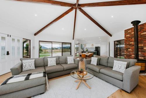 Erudgere Casa | Anton Pavilion - Cheerful Country Solace in Mudgee