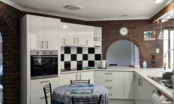 Battery Hill Casa | 8 Anzac Street, Battery Hill - Pet friendly Home