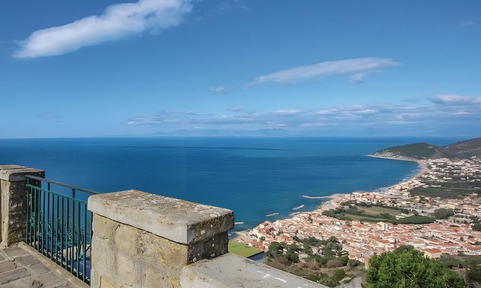 Castellabate Apartamento | Apartamento 'Polverino' con vistas a la montaña, jardín privado y Wi-Fi