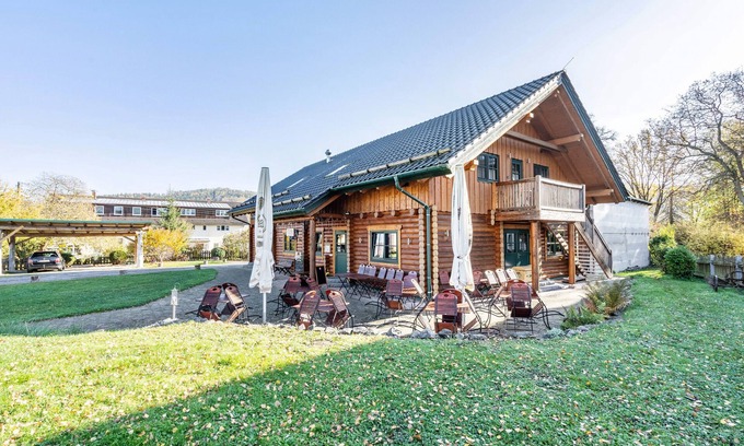 Augustusburg Apartamento | Apartamento 'Blockhaus - Ferienwohnung Sunset' con jardín compartido, balcón y Wi-Fi
