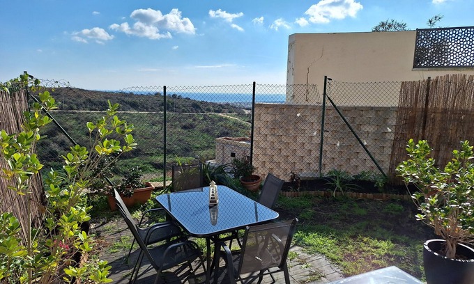 La Línea de la Concepción Apartamento | Apartamento de 3 habitaciones con jardín privado