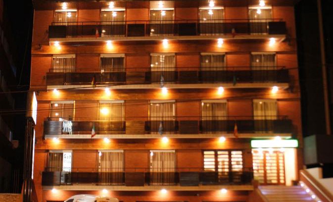 Punta Mogotes Apartamento | Apart Hotel Family