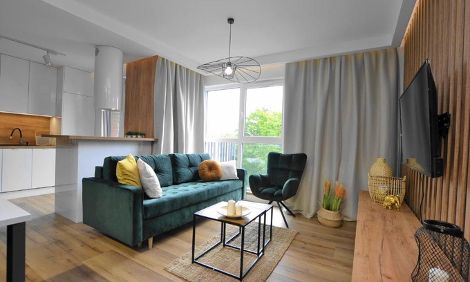 Gliwice Apartamento | APARTAMENT KRÓLOWEJ BONY- z garażem Centrum Gliwic