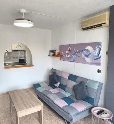 Rincon de Loix Apartamento | Apartament piscis en Benidorm, 1 min playa levante, Wi-Fi, AC y parking
