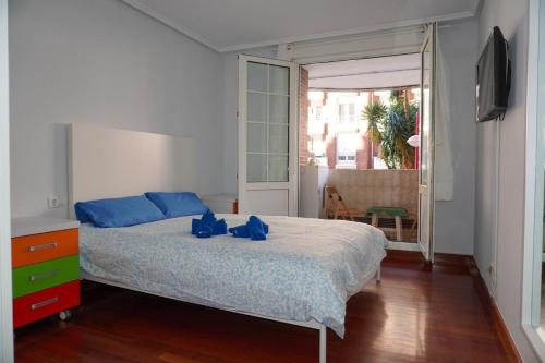 Castro Urdiales Apartamento | Apartamento con piscina de junio a septiembre y a 100 m de la playa