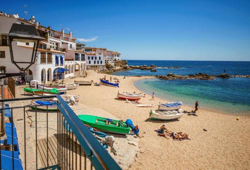 Calella de Palafrugell Apartamento | Apartamento exclusivo en primera línea de mar