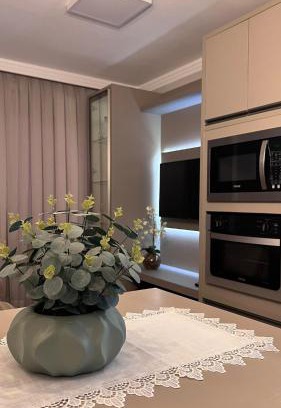Pioneiros Apartamento | Apartamento para casais próximo à roda gigante com uma vaga de garagem