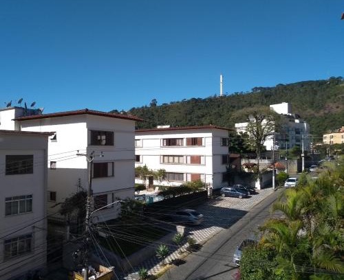 Teresopolis Apartamento | Apartamento próximo a avenida, localizado no 3 pavimento em prédio sem elevador, não cobramos taxa extra