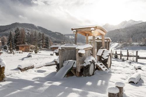 Valdaora di Sopra Apartamento | Aparthotel Familiaris - Family Apartments - Pools & Spa in Dolomites