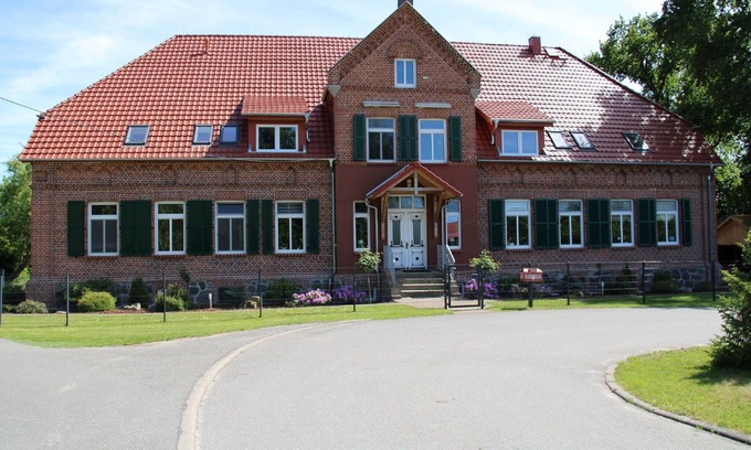 Kirch Mulsow Apartamento | Apartamento 'Das Landhaus 2' con jardín compartido y Wi-Fi