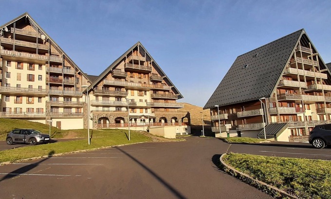 Besse-et-Saint-Anastaise Apartamento | Apartment 4/6 persons 2bedrooms in Super-Besse