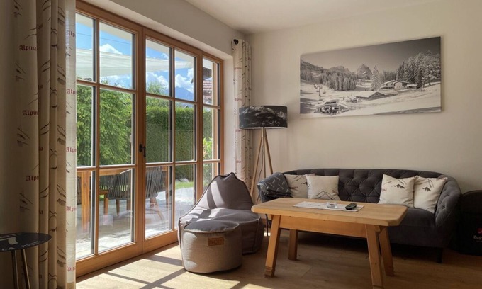 Sonnenbichl Apartamento | Apartamento 'Ferienwohnung Max 3' con vistas a la montaña, terraza privada y Wi-Fi