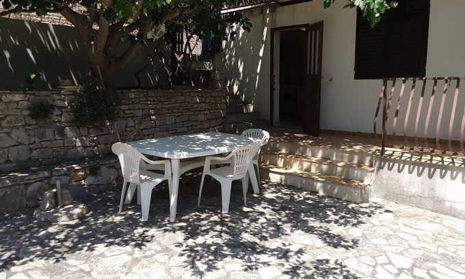 Stomorska Apartamento | Apartment Pava (108271-A1) - Stomorska - island Solta