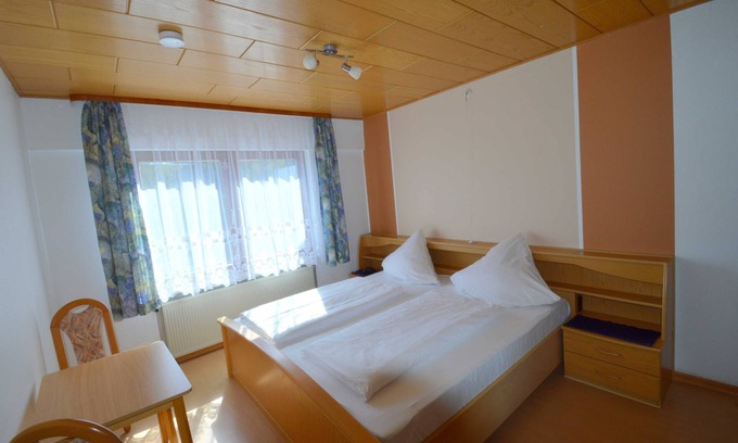 Nieder-Werbe Apartamento | Apartamento 11 - Apartamentos arrow
