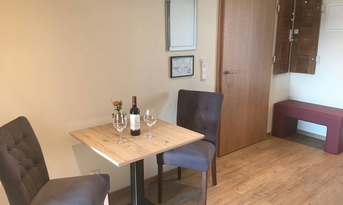 Moessingen Apartamento | Apartment '5' with Shared Terrace and Wi-Fi