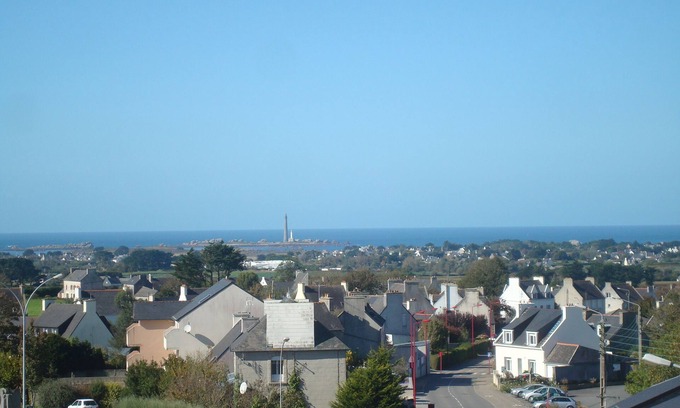 Plouguerneau Apartamento | Apartamento de 60 m2, 3er piso con ascensor, vista al mar y centro de la ciudad.