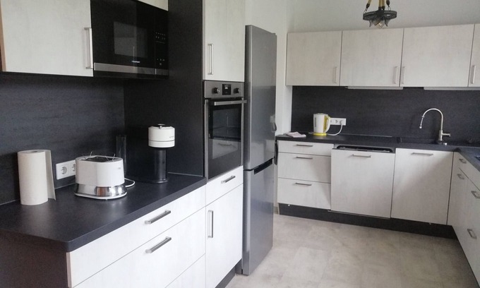 Marktoberdorf Apartamento | Apartment 'Allgäu Space' with Shared Garden, Balcony and Wi-Fi