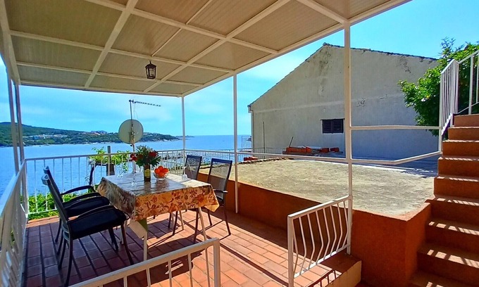 Lozica Apartamento | Apartment Angelina - Two Bedroom Apartment with Terrace and Sea View