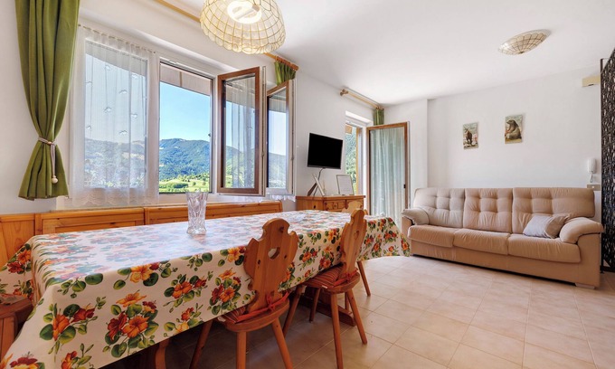 Brentonico Apartamento | Apartment 'Antonia' with Mountain View, Private Terrace and Wi-Fi