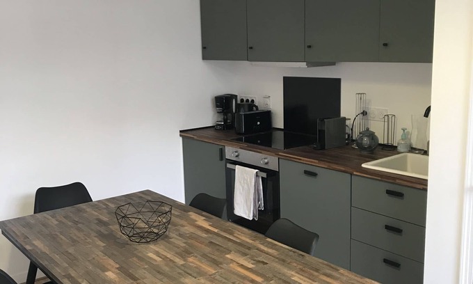 Montreuil-sur-Mer Apartamento | Apartamento-Apartamento-Baño en la habitacion-Vista al patio-Appartement N°03