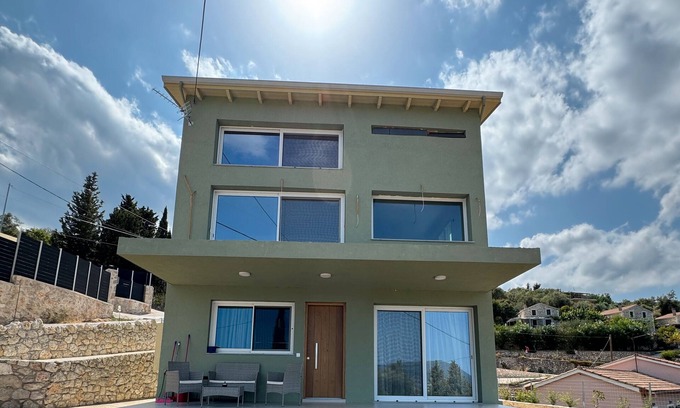 Lygia Apartamento | Apartment 'Asmira' with Sea View, Wi-Fi and Air Conditioning