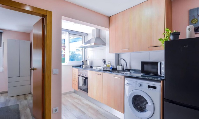 Nou Barris Apartamento | Apartment Barcelona, 2 bedrooms, 4 persons