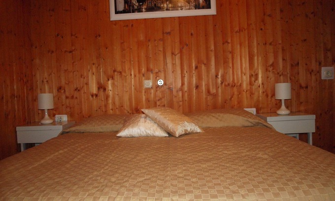 Popovici Apartamento | APARTAMENTO BAULE CON PISCINA