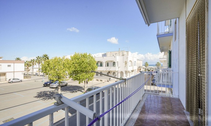 Torre Canne Apartamento | Apartamento "Beach House, Torre Canne -Sebastian" con vistas al mar y balcón