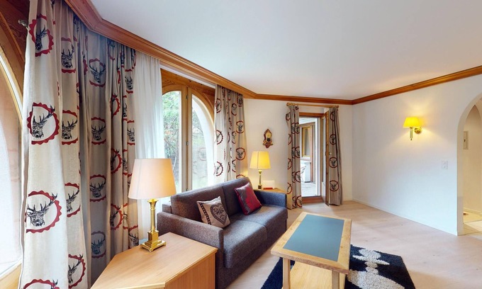 Zuoz Apartamento | Apartment Belvair 32 - Well-maintained and renovated 2.5-Room Apartment