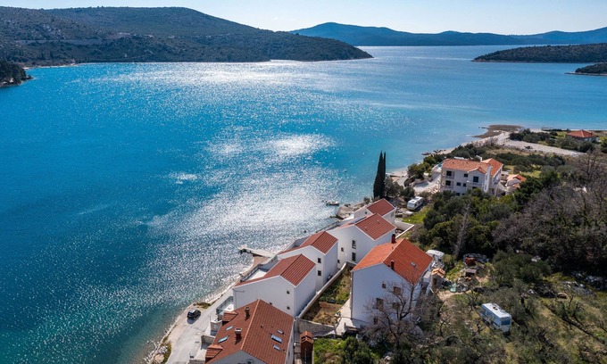 Slano Apartamento | Apartment Bobić- Three Bedroom Apartment with Balcony and Sea View