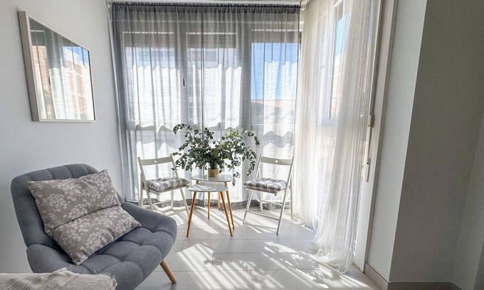 El Morche Apartamento | Apartamento 'Boutique Sol y Mar' con piscina compartida, Wi-Fi y aire acondicionado