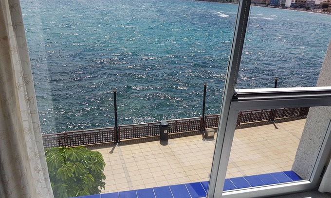 Playa de Arinaga Condominio | CanariasBrisaMar 1° línea Mar wifi/Sat Solarium 3 room 2baño Vistas bonitas