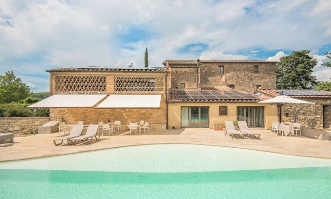 La Cetina Apartamento | Apartamento 'Brotes Appartamento Ciliegio' con piscina compartida, Wi-Fi y aire acondicionado