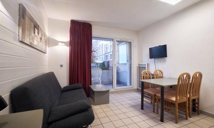 Allevard Apartamento | Apartamento 'Bulle Enchantée Lac Et Montagne' con piscina compartida, balcón y Wi-Fi