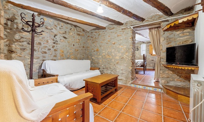Masdenverge Casa | Apartamento 'Casa Elisa' con terraza privada, Wi-Fi y aire acondicionado