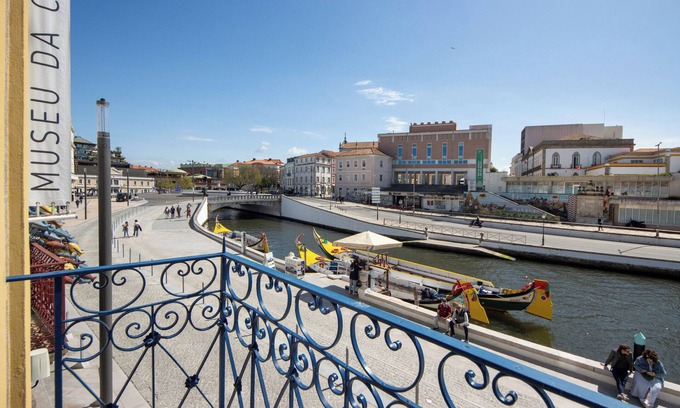 Aveiro Apartamento | Apartamento 'Casa Marques Ria View 1' con vistas al lago, balcón y Wi-Fi