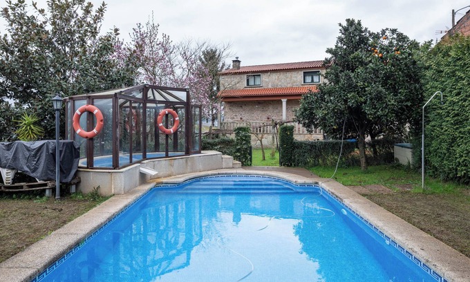 Barro Casa | Apartamento 'Casa Rural Os Carballos' con piscina privada, Wi-Fi y aire acondicionado
