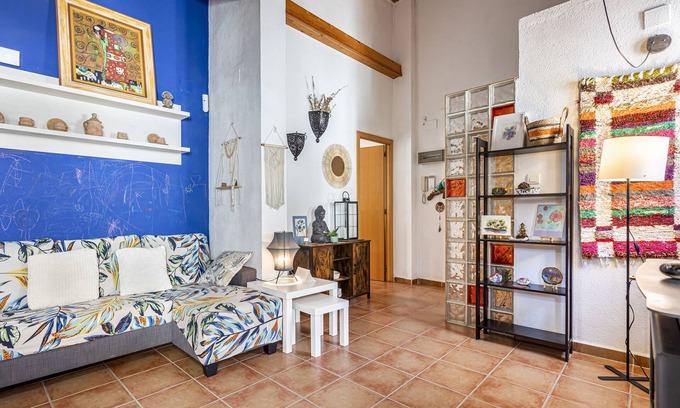 Alaquas Apartamento | Apartamento 'Casita Mona Y Acogedora' con terraza privada, Wi-Fi y aire acondicionado